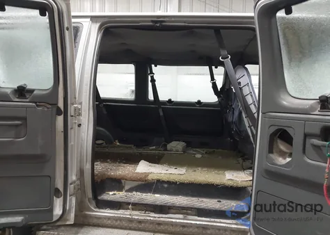 1996 Ford Econoline E350 Super Duty from USA, damaged, VIN 1FBJS31F1THA02272